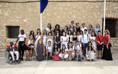 Foto de familia de los ganadores Prometeo de ambas ediciones