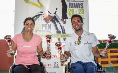  Lola Ochoa y Kike Siscar 