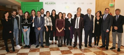 Autoridades y premiados en los Solidarios ONCE Cantabria