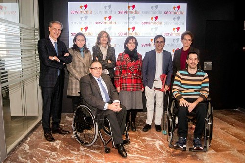 Foto de familia de los participantes en la reunión