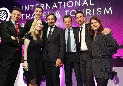 José Ángel Preciados (tercero por la derecha), con el resto de los premiados en el certamen londinense