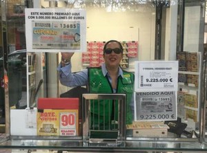 Mercedes Iborra del Pozo, agente vendedora ONCE en Xátiva (Valencia)