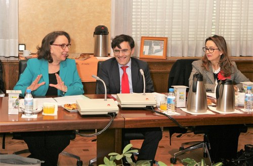 De izquierda a derecha: Rebeca Grynspan; Alberto Durán  y Gina Magnolia Riaño, secretaria general de la OISS