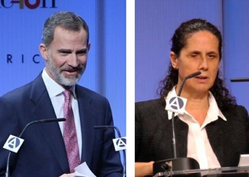 El Rey y Ana Peláez durante sus intervenciones en el acto celebrado en Casa de América