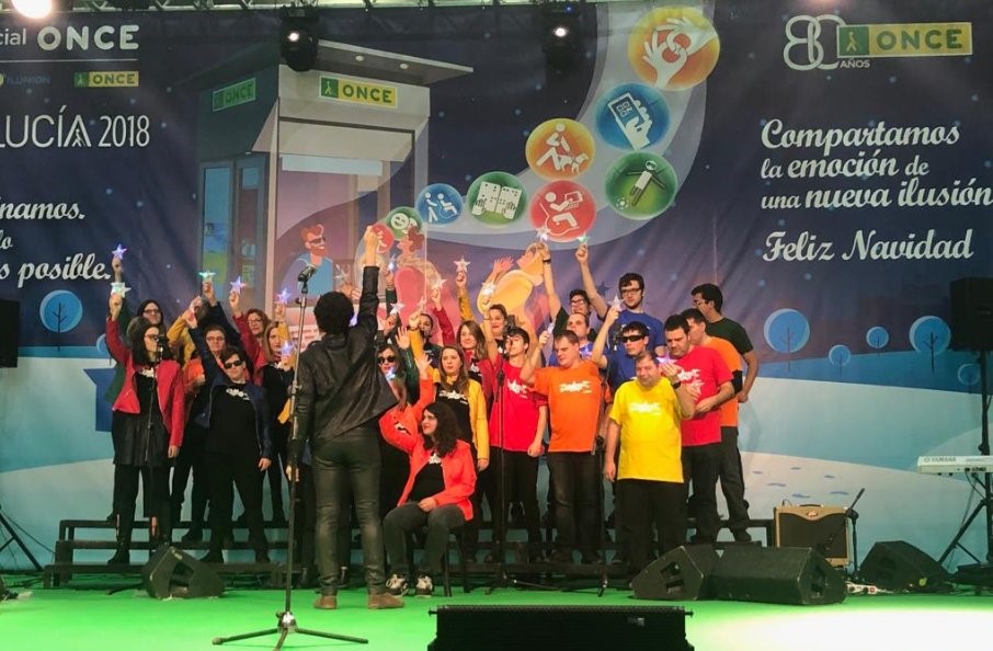 Actuación de la Coral Allegro en la celebración valenciana