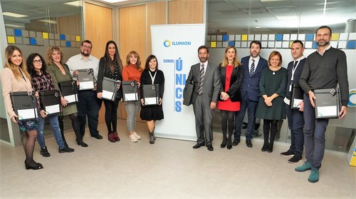 Los galardonados posan, juntos, tras recibir sus reconocimientos