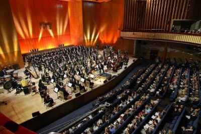Concierto de la Orquesta y Coro de RTVE en el Teatro Monumental de Madrid