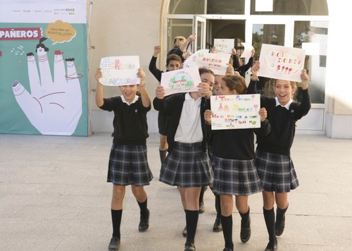 Escolares del centro Sagrado Corazón de Madrid en donde se presentó la 35 edición del Concurso