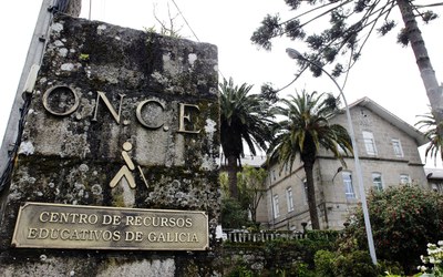 Fachada y entrada del CRE de la ONCE en Pontevedra