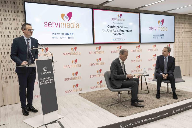 Fernando Riaño, durante su intervencion en el acto de #Servimedia30años | Foto: Jorge Villa