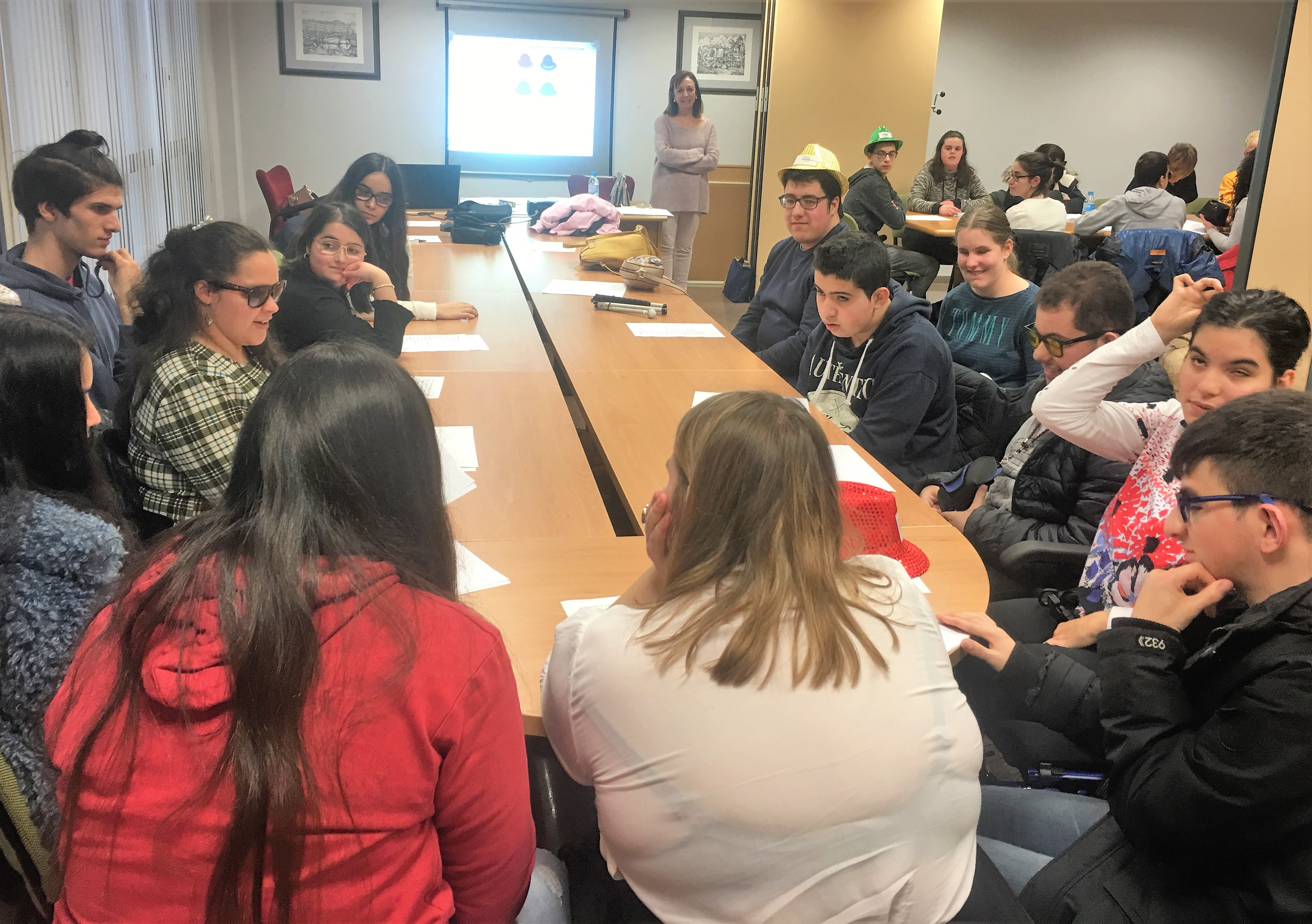 Los alumnos participan en una actividad