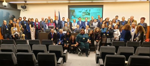 Foto de familia de los participantes en la jornada celebrada en las instalaciones del Congreso de los Diputados