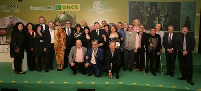 Foto de familia de los vendedores galardonados junto a Miguel Carballeda, Ángel Sánchez y Juanma Ortega en la gala de premios