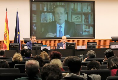 Un momento de la proyección del videomensaje remitido por Mayor Zaragoza