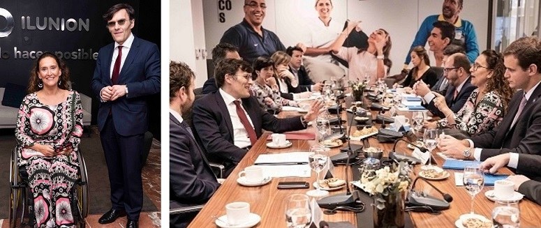 A la izquierda, Gabriela Michetti y Alberto Durán. A la derecha, un momento de la reunión en Torre Ilunion