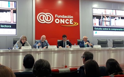 Mesa de presentación del informe en la sede de Fundación ONCE