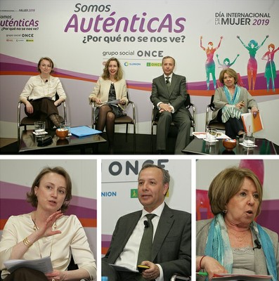 Mesa del acto en Madrid, con los tres ponentes abajo -Concha Gómez de Liaño, Carlos Morán y Alicia Gómez Moltalvo-