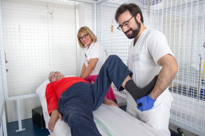 Realizando prácticas en la escuela de Fisioterapia la ONCE