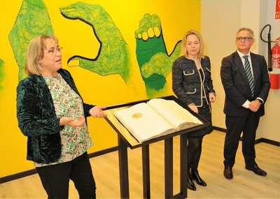 De izquierda a derecha, Teresa Díaz, Ana Díaz y Ángel Luis Gómez, en la presentación de la obra