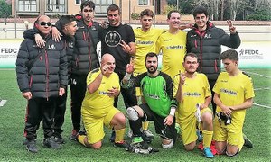 El equipo alicantino posa tras confirmar su triunfo