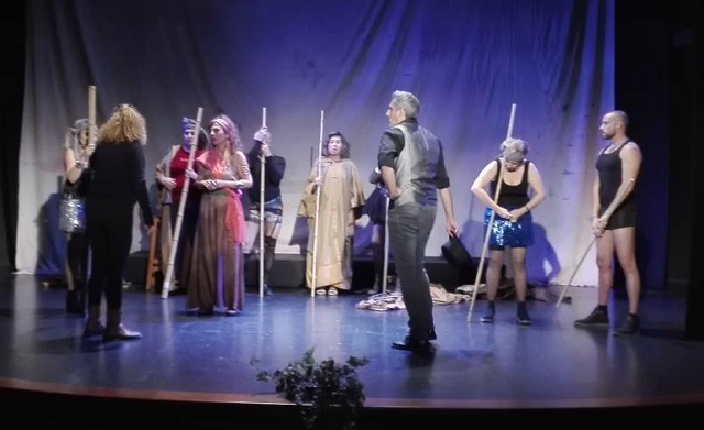 El grupo Antígona durante un ensayo de su obra 'Afrodita' que representarán este verano en Mérida