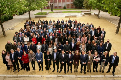 Todos los participantes en las jornadas junto a los responsables y miembros del Consejo General de la ONCE