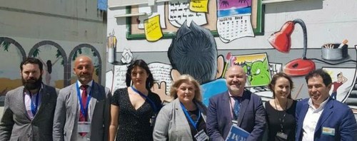 Los participantes en la presentación, en el patio del centro penitenciario de Navalcarnero