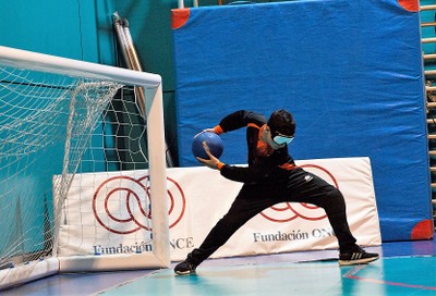 Lanzamiento en un partido de goalball