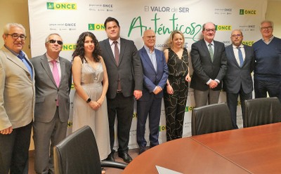 Foto de familia del jurado canario tras emitir su fallo