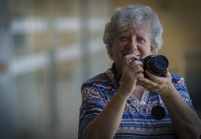 La fotógrafa afiliada a la ONCE Carme Ollé