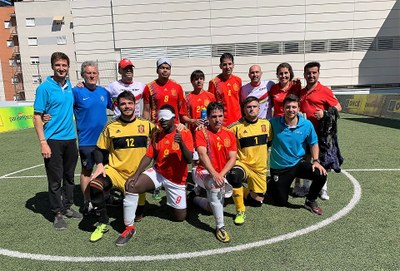 La selección española de Fútbol 5 posa al completo tras conquistar el torneo