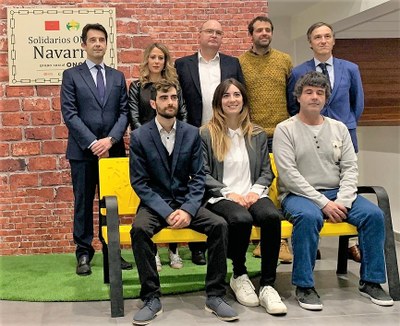 Los premiados en Navarra posan en el Civivox-Iturrama 