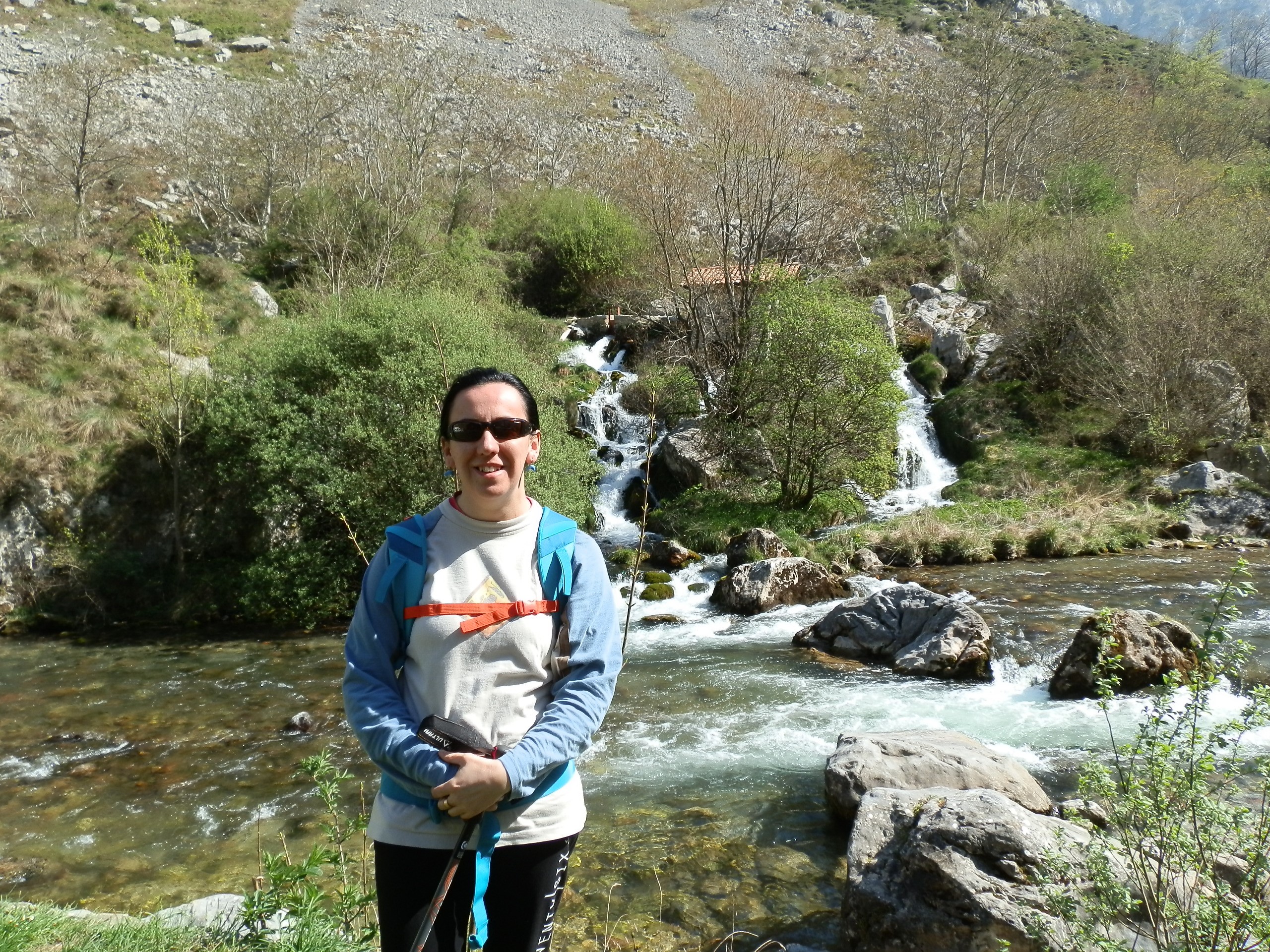 Valentina Fernández Osorio en una parada de la Ruta del Cares