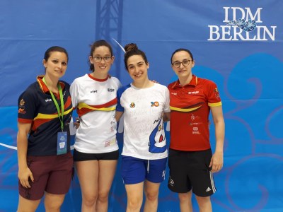 De izquierda a derecha: Guiomar Quiñones (entrenadora), Marian Polo, Ariadna Edo y María Delgado.