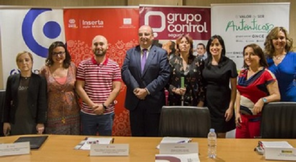 Foto de familia de la firma en Almería