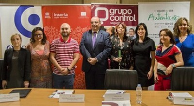 Foto de familia de la firma en Almería