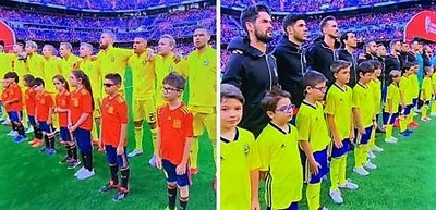Los niños del CRE posando en el centro del campo con las selecciones sueca (a la izquierda) y española (a la derecha)