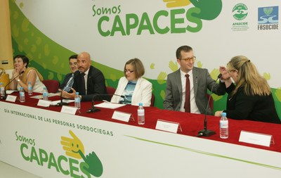 Mesa presidencial del acto en Madrid