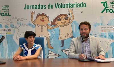 Momento de la intervención de Güemes junto a la directora de FOAL, Estefanía Mirpuri