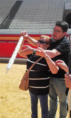 Aprendiendo cómo se ponen las banderillas