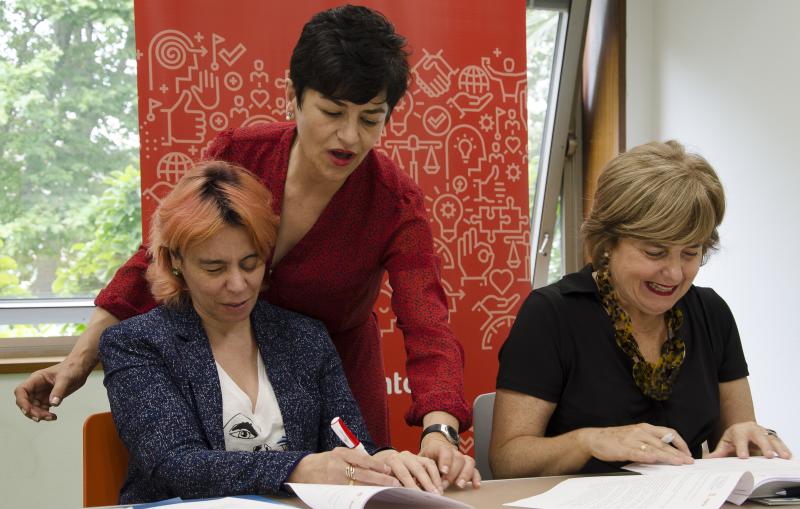 Carcedo y Etxebarría firman el acuerdo Inserta