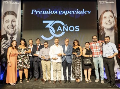 Foto de familia de todos los premiados