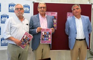 De izquierda a derecha, Miguel Murillo (director del López de Ayala) y el presidente y el director de Fundación CB, Emilio Vázquez y Emilio Jiménez, respectivamente