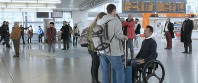 Pasajeros en una estación de tren