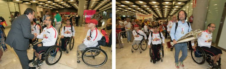 A la izquierda el presidente del CPE, Miguel Carballeda, saluda a los jugadores a su llegada a Madrid. A la izquierda, Óscar Trigo con el trofeo en sus manos y detrás el equipo saliendo por la terminal del aeropuerto madrileño.