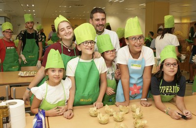 Foto de grupo, antes de rellenar unos volovanes