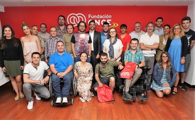 Foto de familia de todos los participantes