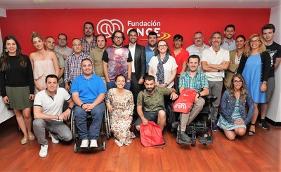 Foto de familia de todos los participantes