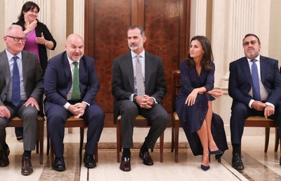 Los reyes conversan con los representantes de las personas con discapacidad, flanqueados por los presidentes del CERMI, Luis Cayo Pérez (a la izquierda) y Grupo Social ONCE, Miguel Carballeda Los reyes conversan con los representantes de las personas con discapacidad, flanqueados por los presidentes del CERMI, Luis Cayo Pérez (a la izquierda) y Grupo Social ONCE, Miguel Carballeda