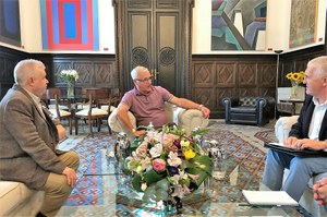 De izquierda a derecha, Enrique Llin, el alcalde Ribó y José Manuel Pichel